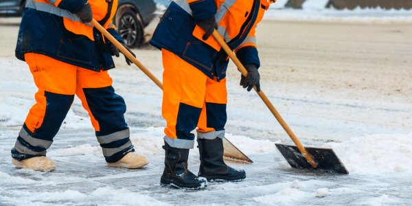 Ropa de trabajo para uso en ambientes fríos: materiales, cuidados y consejos